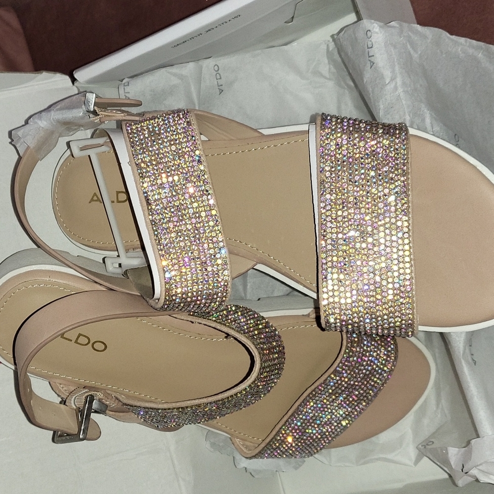 Sandals - Picture 2 of 4